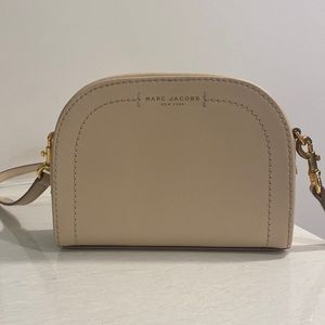 Marc Jacobs Crossbody. Neutral. Like New